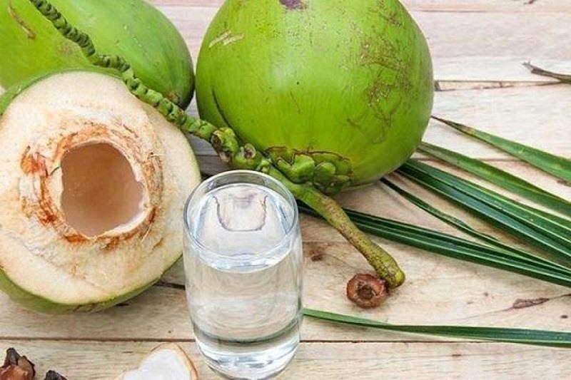 4 lợi ích khi uống nước dừa vào buổi sáng