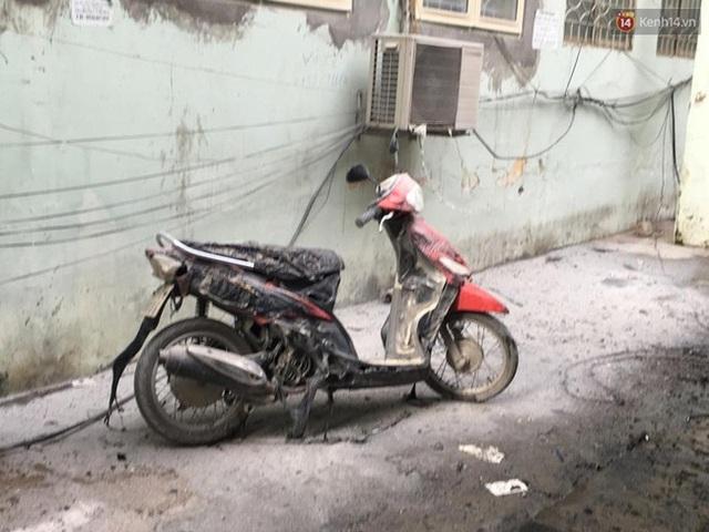 Cháy 5 xe máy trong bãi gửi xe Đại học Sư phạm Hà Nội